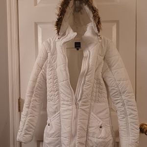 Rampage ladies white winter jacket. New with tag never worn.